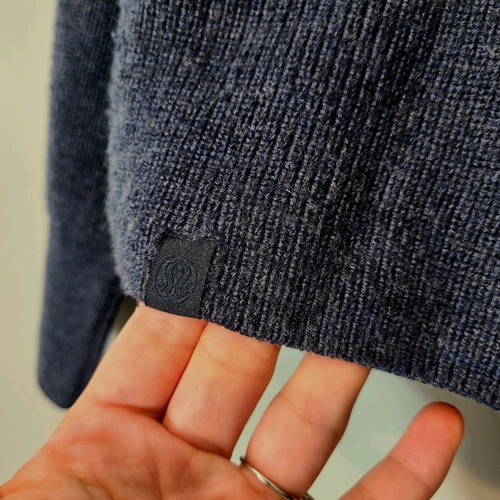 Lululemon Merino Wool-Blend Rib Turtleneck Sweater Size 8 Crop Blue Minimalist - Picture 8 of 9